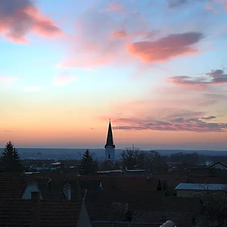 Nocľah s raňajkami Vinica 3*